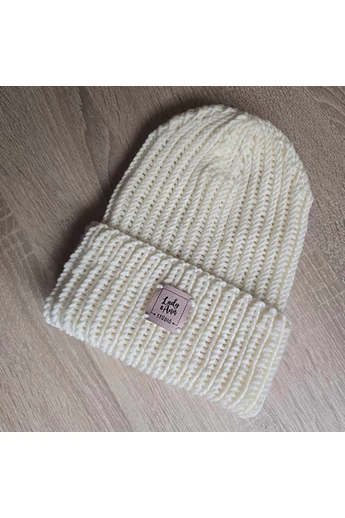 Kézzel kötött beanie sapka